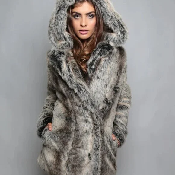 SpiritHoods Classic Grey Wolf Faux Fur Coat (Sz: Small)